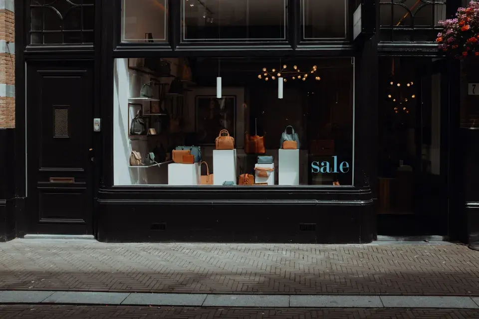 Explore La Riviera While We Handle Your Towing Needs in La Riviera